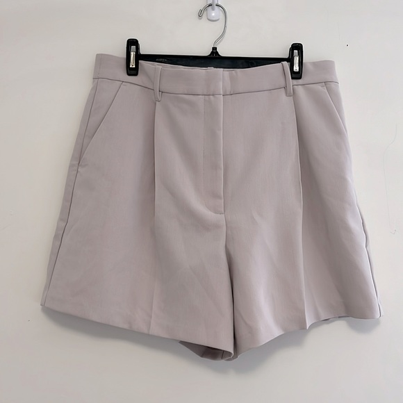 Abercrombie Ultra High Rise Tailored Shorts - Light Taupe, Large - Picture 1 of 10